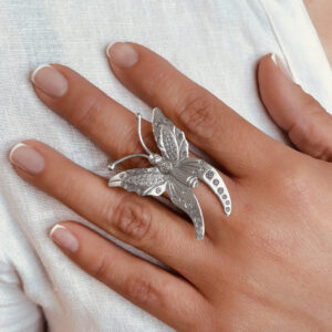 ANILLO MARIPOSA ALARGADA HECHO A MANO