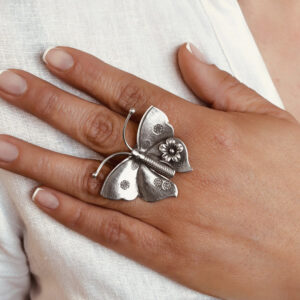 ANILLO HECHO A MANO MARIPOSA