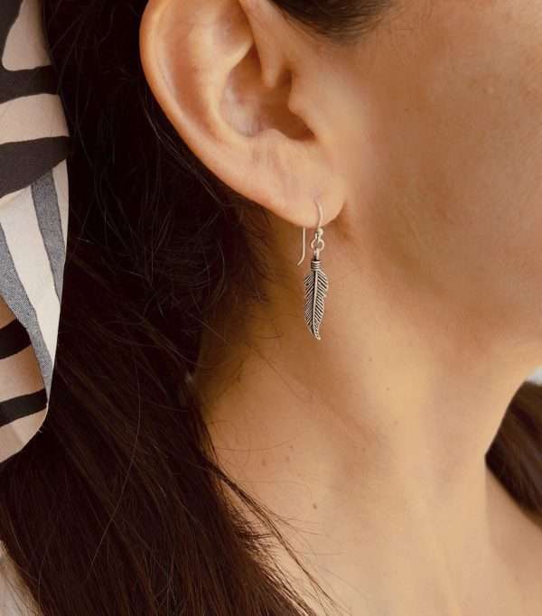 ARO LARGO PLUMA PLATA ENVEJECIDA