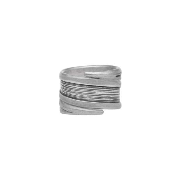 ANILLO AJUSTABLE DE LINEAS HECHO A MANO - Imagen 3