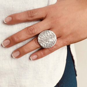 ANILLO AJUSTABLE CIRCULAR CURVO HECHO A MANO